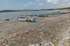 Pantai Kelongkong Lombok Tengah Penuh Sampah, Sudah Dibersihkan Warga tapi Datang Lagi