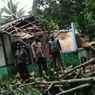 Rumah Nenek di Cianjur Ini Nyaris Ambruk akibat Tertimpa Pohon Tumbang