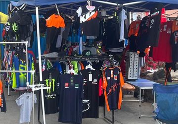 Jualan Kaos di MotoGP Mandalika 2024, Agus Raup Omzet Rp40 Juta