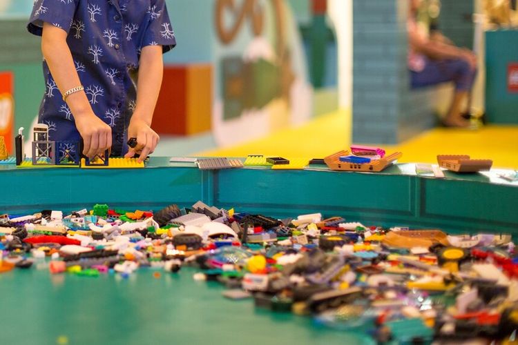 Langkah Berkelanjutan: Lego Beralih ke Plastik Terbarukan untuk Mengurangi Ketergantungan Bahan Bakar Fosil