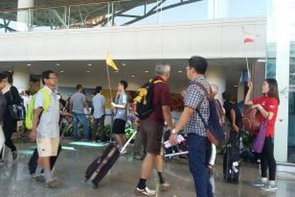 Kedatangan wisatawan mancanegara (wisman) di Bandara Ngurah Rai, Bali.