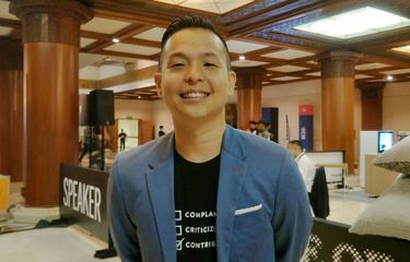 Sutradara dan komika Ernest Prakarsa di acara Ideafest 2019 yang digelar di JCC, Senayan, Jakarta Pusat, Sabtu (5/10/2019).