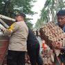 Pikap Tabrak Gerobak Buah dan Motor di Bekasi, 4 Orang Terluka