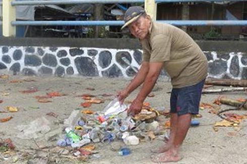 Kodim Manado Bersihkan Sampah di Bunaken