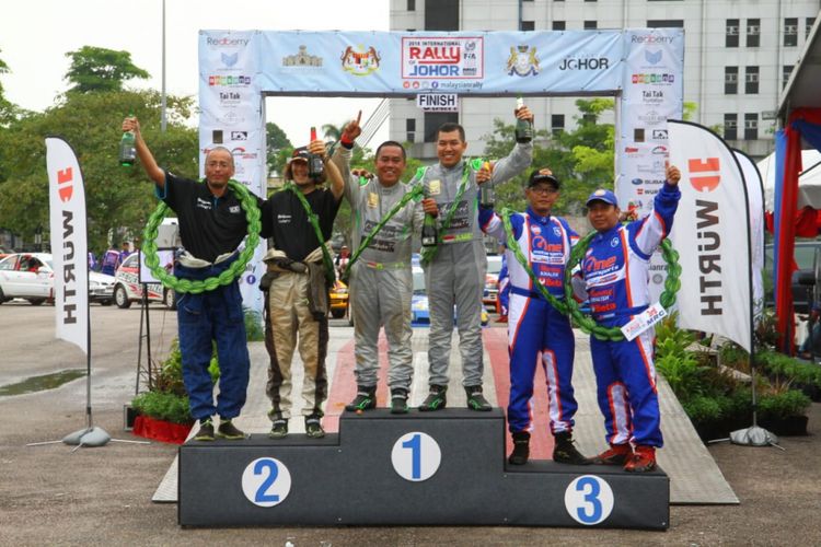 Pereli H. Rahmat dengan navigatornya Donny Wardono berhasil memenangkan International Rally of Johor 2018 akhir pekan kemarin, di kawasan perkebunan Tai Tak, Kota Tinggi, Johor Bahru, Malaysia. 