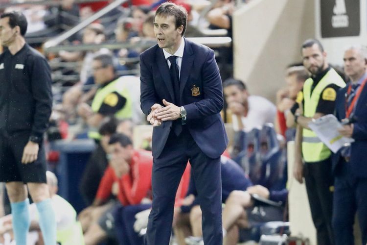 Julen Lupetegui saat mendampingi timnas Spanyol berlaga.