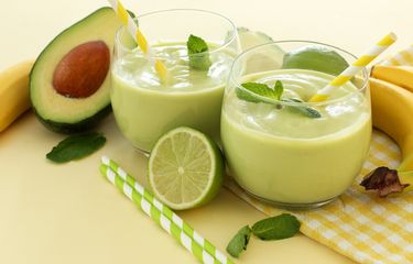 Cara Minum Smoothie Paling Tepat untuk Konsumsi Harian