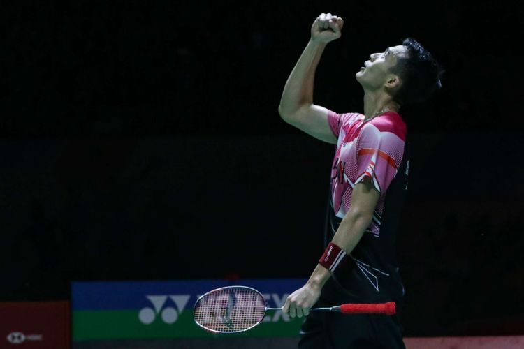 Tunggal putra Indonesia, Jonatan Christie bertanding melawan wakil China, Shi Yu Qi pada laga semifinal Indonesia Masters 2023 di Istora Senayan, Jakarta, Sabtu (28/1/2023). Jonatan Christie lolos ke final setelah menang lewat rubber game dengan skor 21-13, 15-21, dan 21-19.