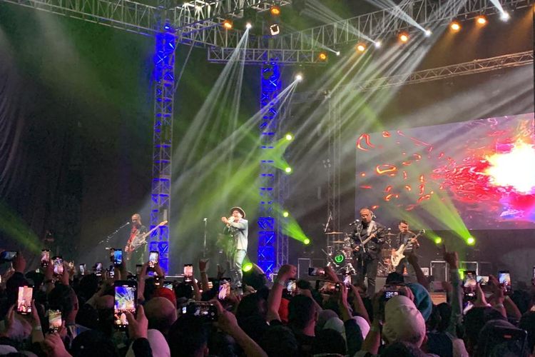 Diiringi Violin, Fadly Padi Reborn Bius Penonton lewat 