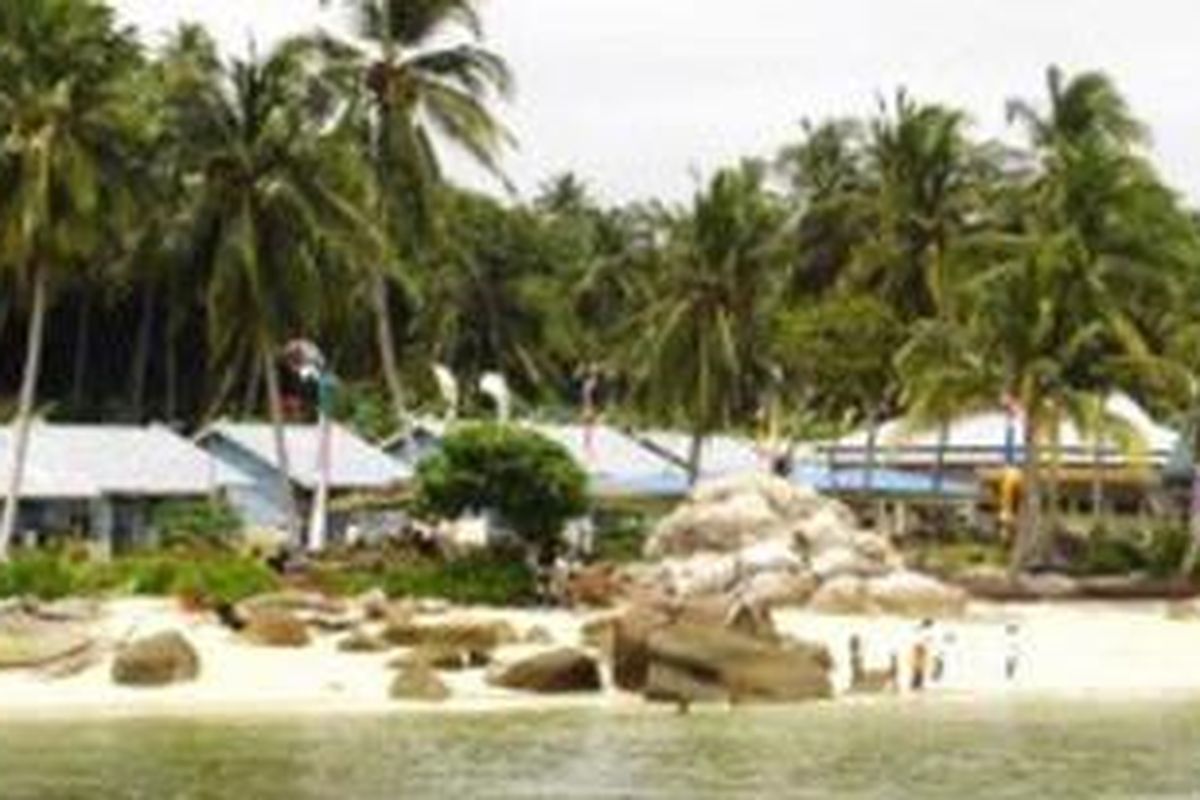 Sisi pantai dari Pulau Berhala yang hingga kini masih diperebutkan oleh Provinsi Kepri dan Jambi.