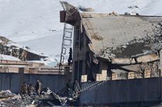 Serangan Taliban Bunuh 100 Orang di Bangunan Militer Afghanistan