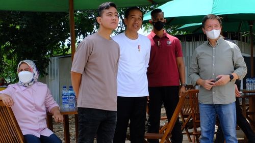 Singgung Keberpihakan Jokowi, Pengamat: Apakah Bersikap Sama jika Pemenang Pilpres Paslon 01 atau 03?