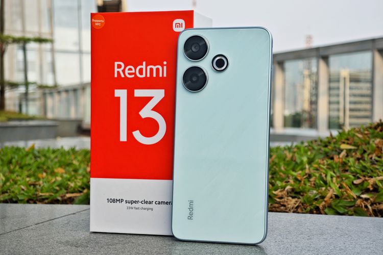 Xiaomi Redmi 13 dan kotak kemasannya