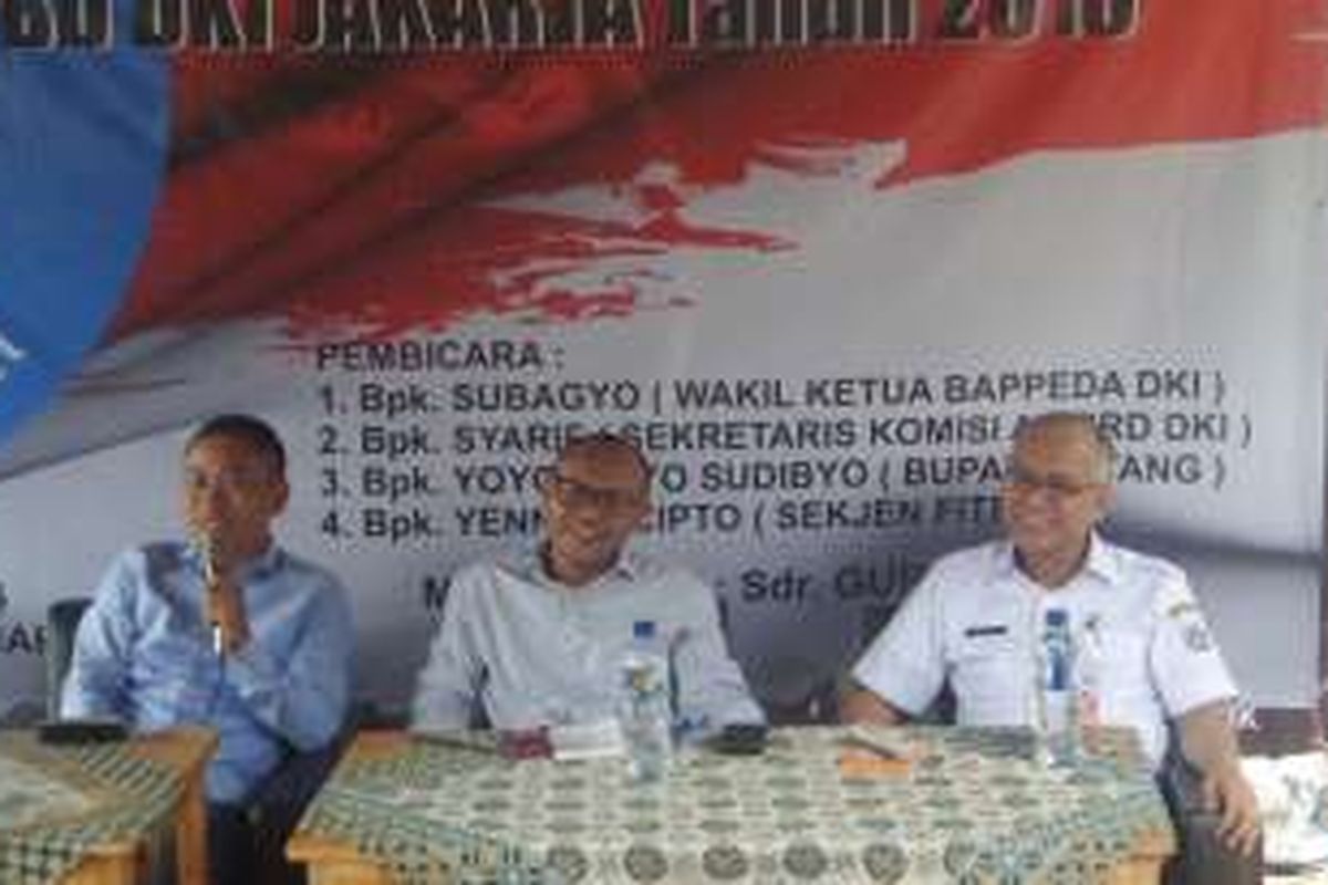 Dari kanan : Wakil Ketua Bappeda DKI Subagyo, Sekretaris Komisi A DPRD DKI Syarif, dan Bupati Batang Yoyok Riyo Sudibyo saat diskusi pubik membahas serapan APBD DKI di Jakarta Barat, Rabu (14/9/2016)