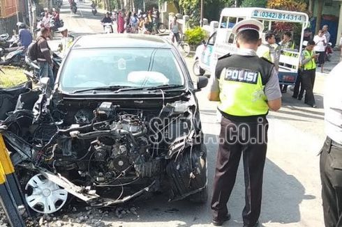 Xenia Tabrak Kereta Api Gajayana, Pengemudi Sedang Belajar Nyetir