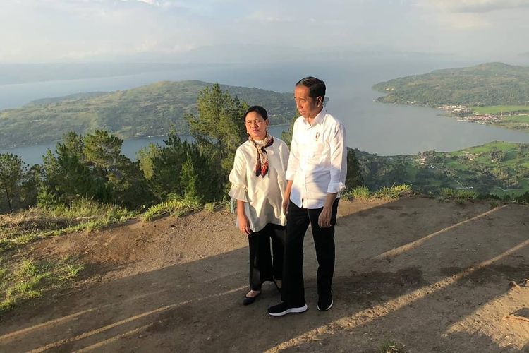 Presiden Jokowi dan Ibu Iriana di Geopark Sipinsur
