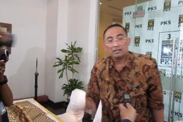 Anggota Tim Hukum Pembela Merah Putih Firman Wijaya