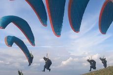 Gelaran Porprov Paralayang Diselenggarakan di Sky Lancing Lombok Tengah