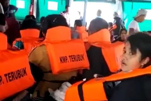 Kondektur Bus Sebar Hoaks Kapal Feri akan Tenggelam, Ratusan Penumpang Panik Berebut Baju Pelampung