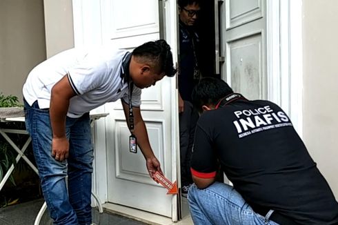 Polisi Lakukan Olah TKP di Rumah Angel Lelga