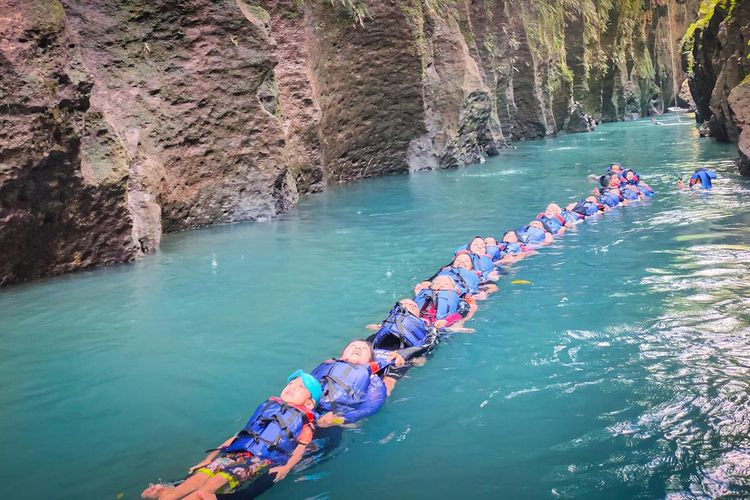 Foto : Ciwayang Body Rafting di Pangandaran, Serunya Jelajah Sungai ...