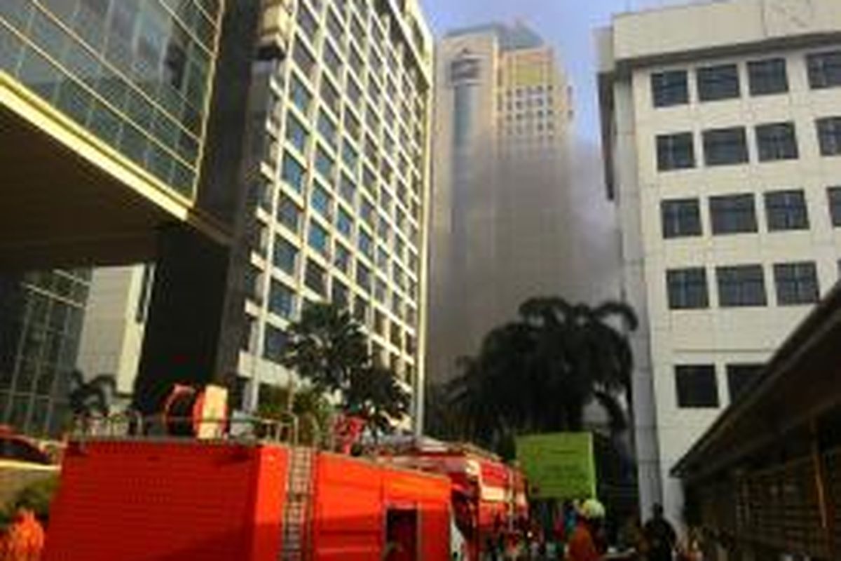 Lantai dasar Gedung Direktorat Jenderal Pajak, Jalan Gatot Subroto, Kebayoran Baru, Jakarta Selatan terbakar pada Jumat (31/7/2015) pagi. Namun, kebakaran itu tidak sempat membakar dokumen-dokumen penting milik Ditjen Pajak.