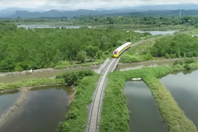 KA Trans Sulawesi, yang merupakan kereta pertama di Pulau Sulawesi