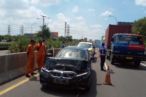 Sopir Tak Jaga Jarak, BMW Seruduk Fortuner di Tol Bandara Soekarno-Hatta