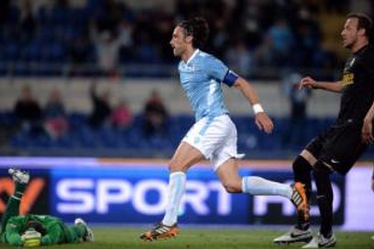 Gelandang Lazio, Stefano Mauri.