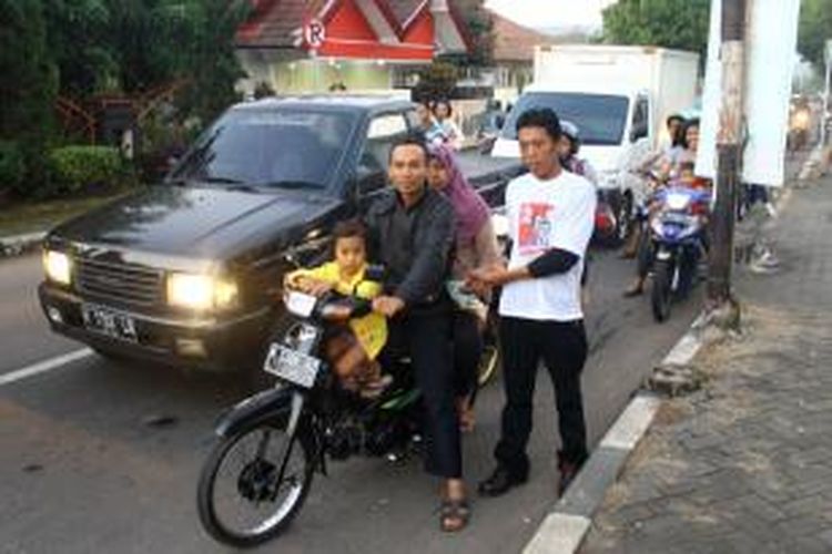 Para pendukung Jokowi-JK dari komunitas penggemar motor RX King 