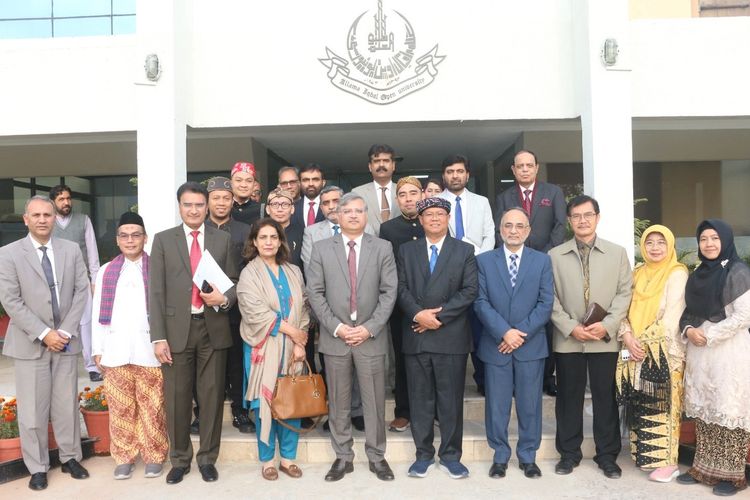 UT lakukan kunjungan ke AIOU Pakistan untuk perkuat kerja sama dan persiapkan pelayanan mahasiswa dalam jumlah besar. 