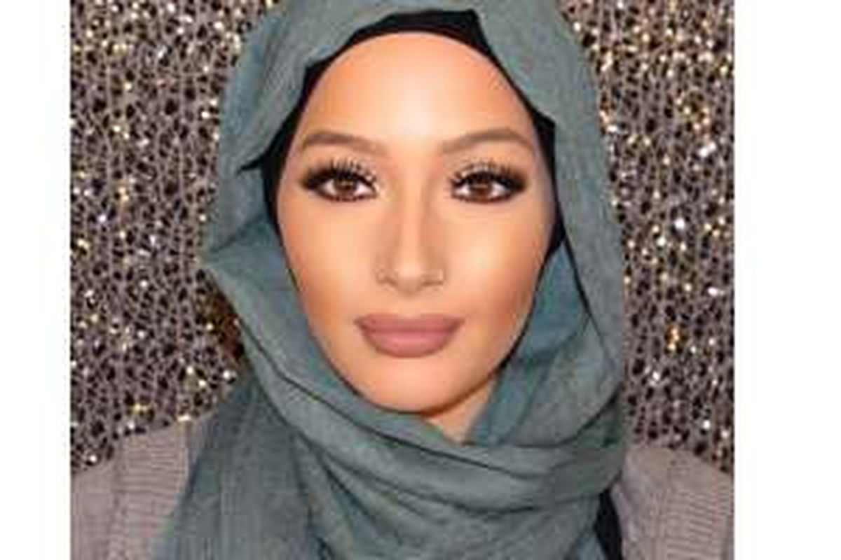 Nura Afia,wanita muslim pertama yang terpilih duta dan wajah representatif terbaru Cover Girl