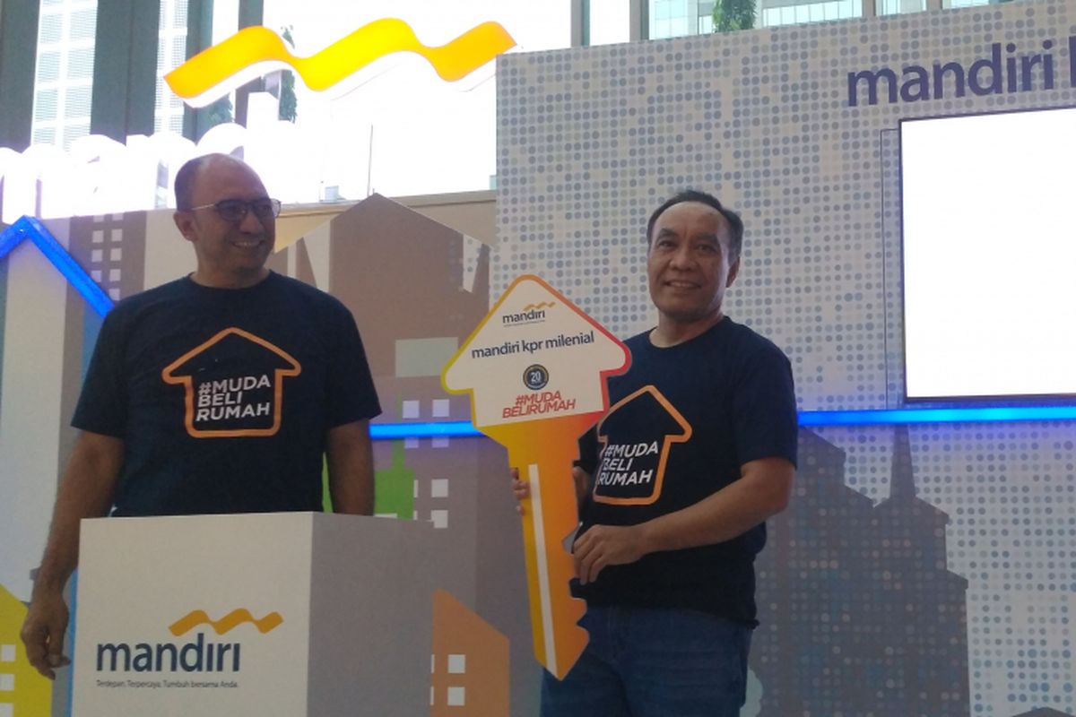 Direktur Retail Banking Bank Mandiri Donsuwan Simatupang dan  SVP Consumer Loans Bank Mandiri Ignatius Susatyo dalam peluncuran Mandiri KPR Milenial di Menara Mandiri, Jakarta, Rabu (10/10/2018). 