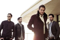 Lirik dan Chord Lagu Fly to Me - Keane