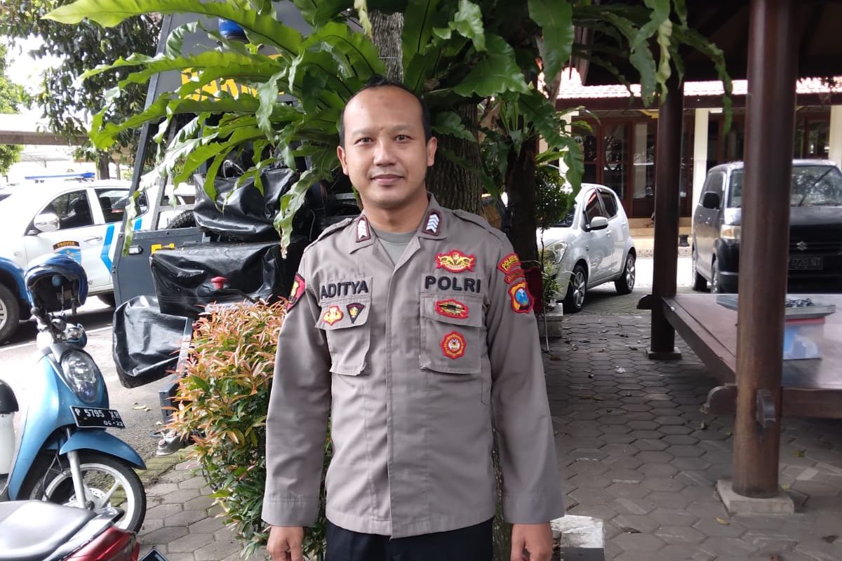  Bripka Aditya Wiguna Sanjaya (35), anggota Polresta Banyuwangi adalah salah satu anggota Polri yang lolos mendapatkan beasiswa Lembaga Pengelola Dana Pendidikan (LPDP).