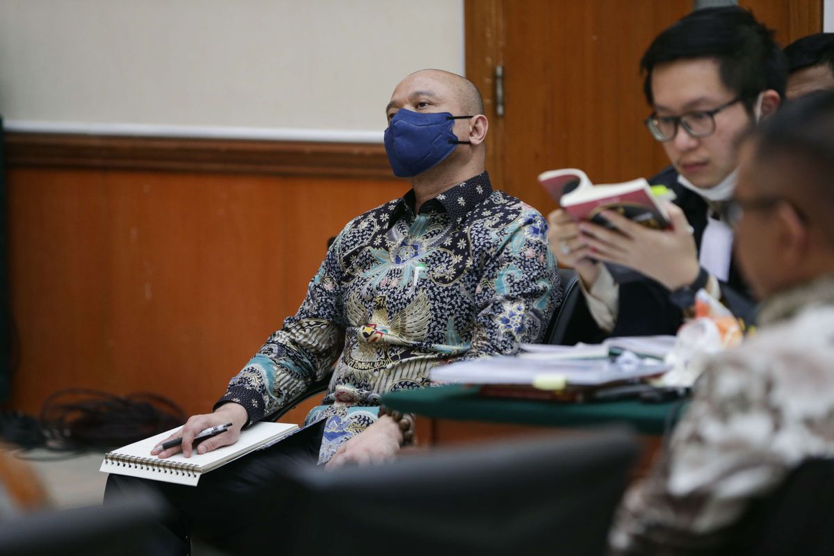 Terdakwa kasus peredaran narkotika jenis sabu Irjen Teddy Minahasa menjalani sidang di Pengadilan Negeri Jakarta Barat, Senin (13/3/2023). Penasihat hukum Teddy Minahasa menghadirkan lima saksi meringankan pada sidang kali ini.