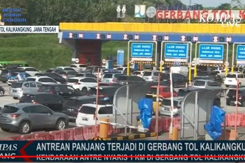 Jumat Sore, Antrean Kendaraan Mengular di GT Kalikangkung hingga 1 Kilometer