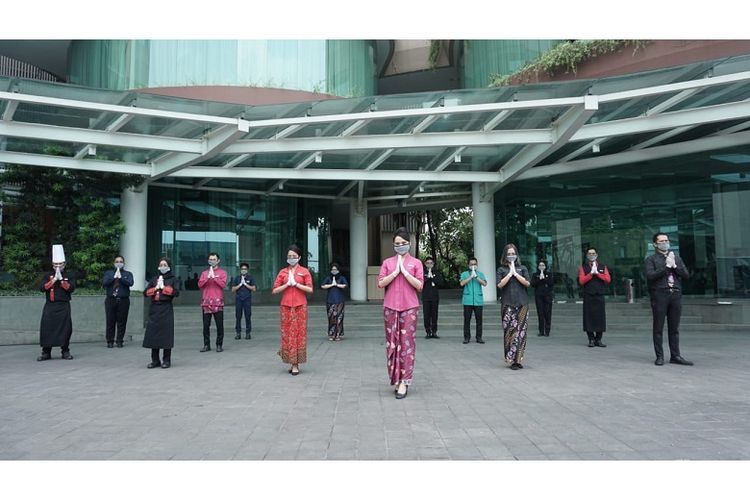 Karyawan Ibis Styles Airport. 