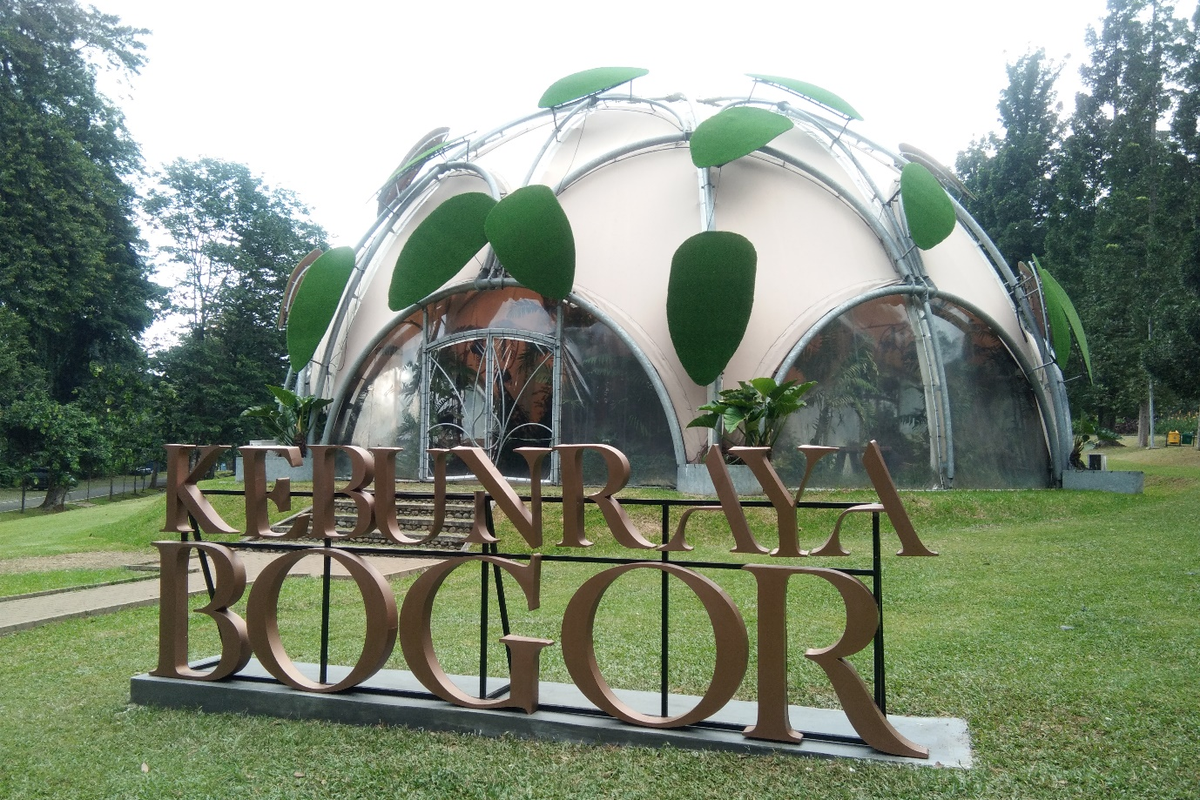 Gambar Ecodome, salah satu tempat favorit untuk berswafoto dan mempelajari biorama pengetahuan tummbuhan didalamnya