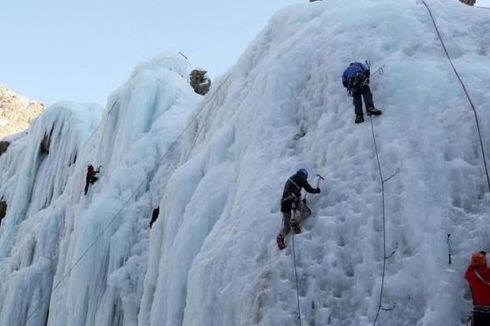 10 Orang Tewas dan Lainnya Hilang Diterjang Badai Salju di Pegunungan Alborz Iran