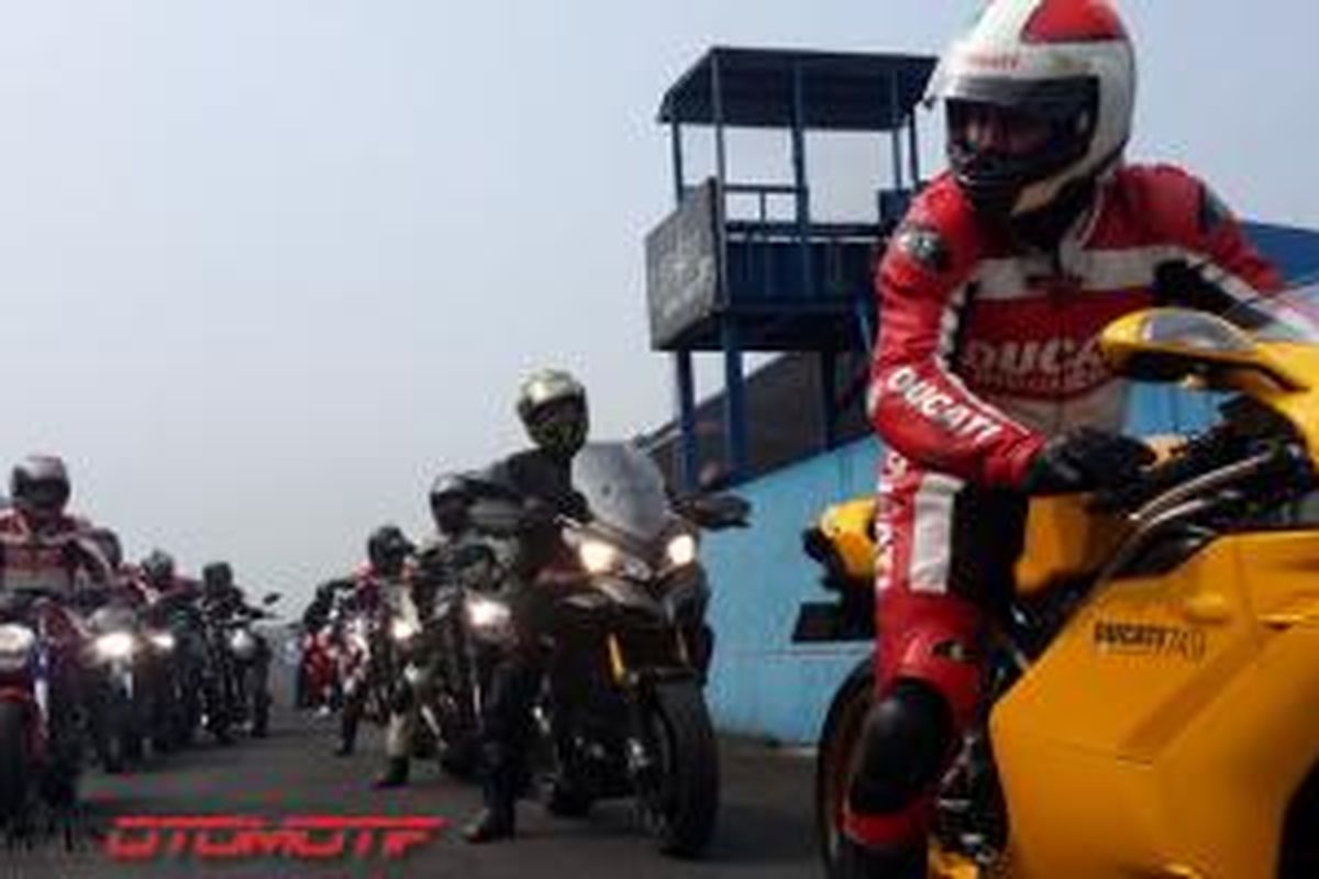 Ducati Experience Day di Sirkuit Sentul, Bogor, Jawa Barat, Kamis (13/3/2014). 
