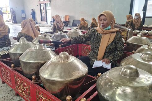 Berikan Bantuan Gamelan, Ganjar Dibuatkan Tembang Khusus oleh Seniman Temanggung