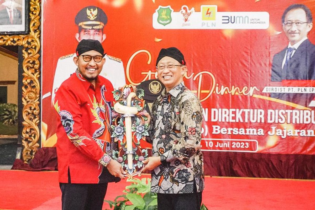 Kabupaten Sumenep menggandeng PT PLN (Persero) untuk merealisasikan pemerataan pembangunan sarana kelistrikan di Kabupaten Sumenep, khususnya di wilayah kepulauan.