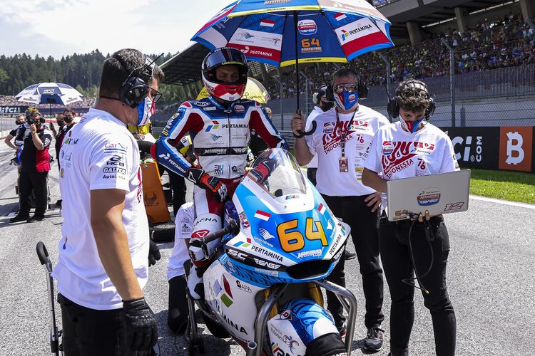 Pertamina Mandalika SAG Team sambut Hari Kemerdekaan RI pada Moto2 Austria dengan seragam khusus