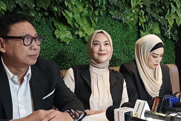 Elma Theana Nangis-nangis Lihat Sonny Septian Diterpa Hoaks Cerai dari Fairuz A. Rafiq