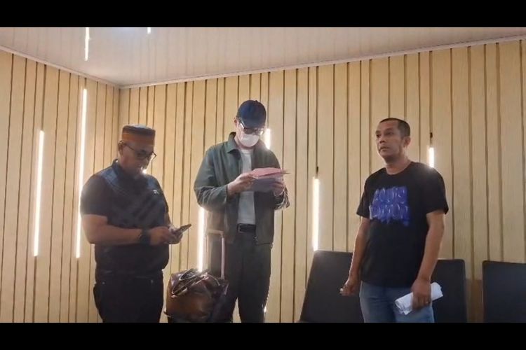 Begini Momen Penangkapan Richard Muljadi Sepulang dari Singapura