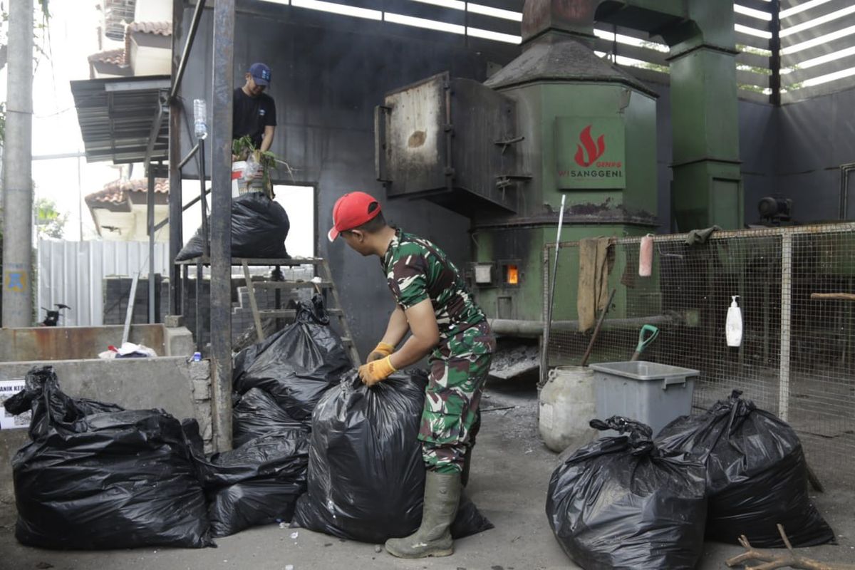 Pengelolaan sampah di Kota Bandung.