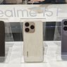 Menggenggam Realme 15T 5G, HP Tipis Baterai Besar yang Ringan di Tangan