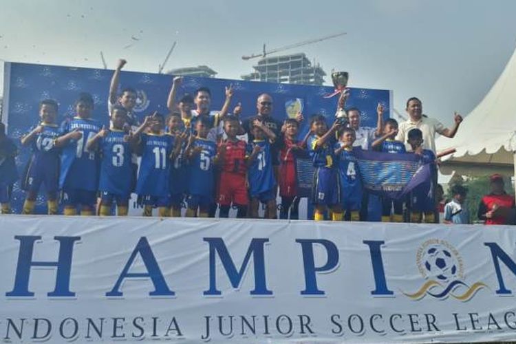 Dalam babak final yang digelar di Lapangan Jakarta Japanese Club, Plaza Niaga 1 Sentul City - Bogor, Selasa (20/11) dua tim U-8 dan U-10 sukses meraih gelar juara. Kedua tim itu adalah SSB Pelita Jaya (juara U-8) dan SSB Indocement (juara U-10).