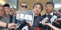 Roy Suryo Yakin Ijazah Jokowi 99,9 Persen Palsu, Bawa Bukti ke Bareskrim